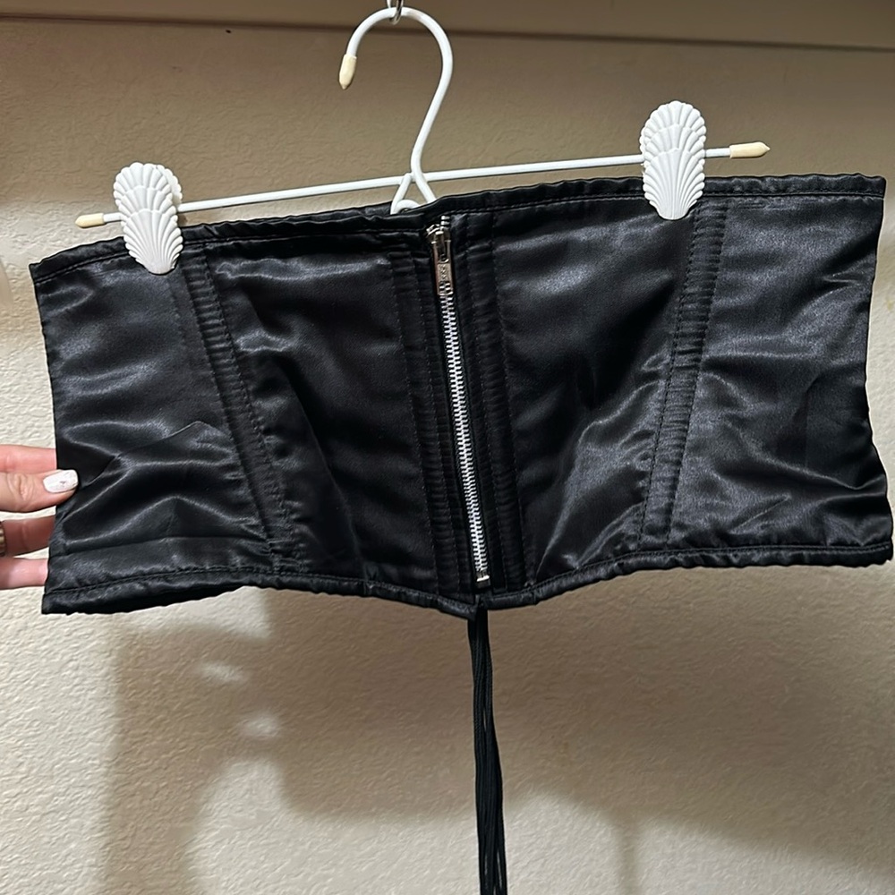 Black under bust corset